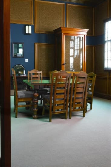 Drusilla Sheesham Wood 6 Seater Dining Set  Rustic Teak Finish